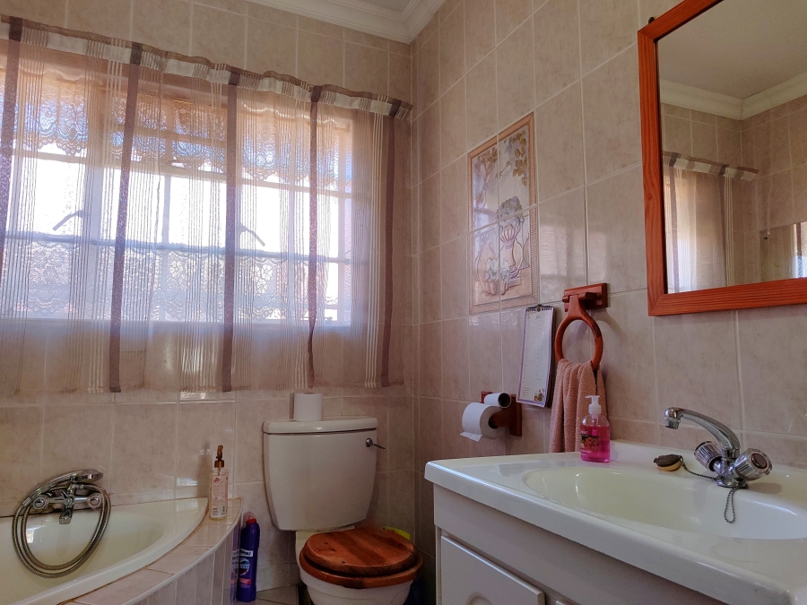 3 Bedroom Property for Sale in Vaal Park North West